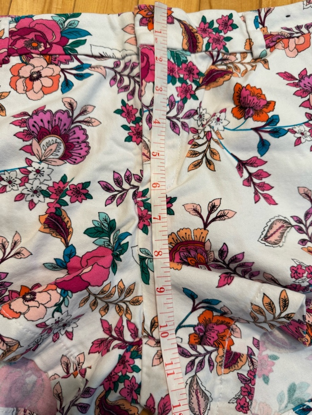 a.n.a Floral Print White Women's Twill Shorts size 16 - Picture 6 of 7